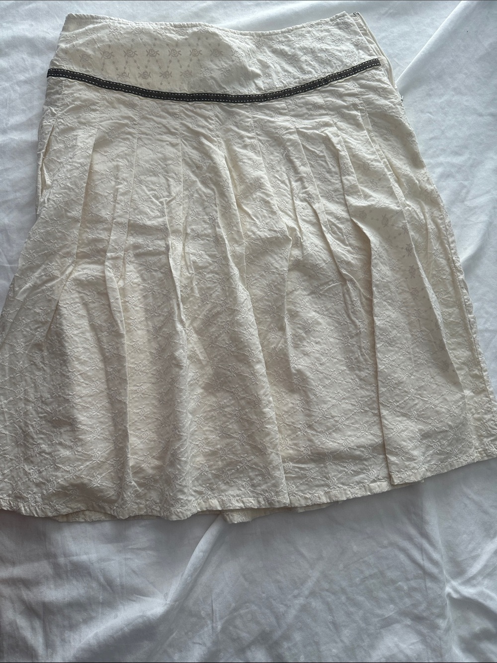 Cream A-Line Pleated Skirt with Contrast Trim